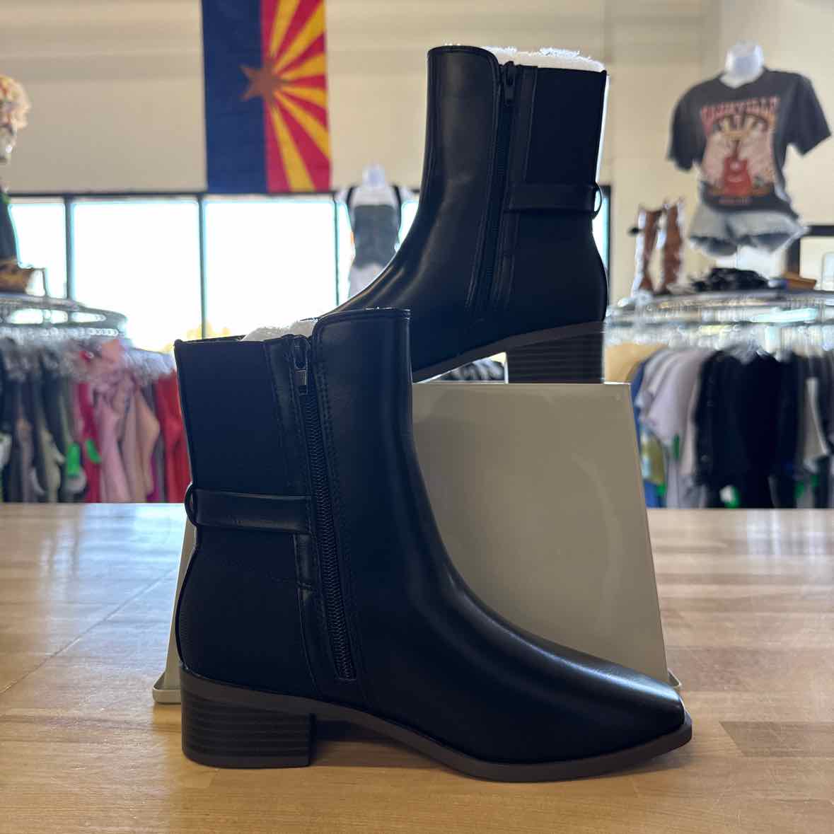 Journee Shoe Size 6 Black Aubrie Boots