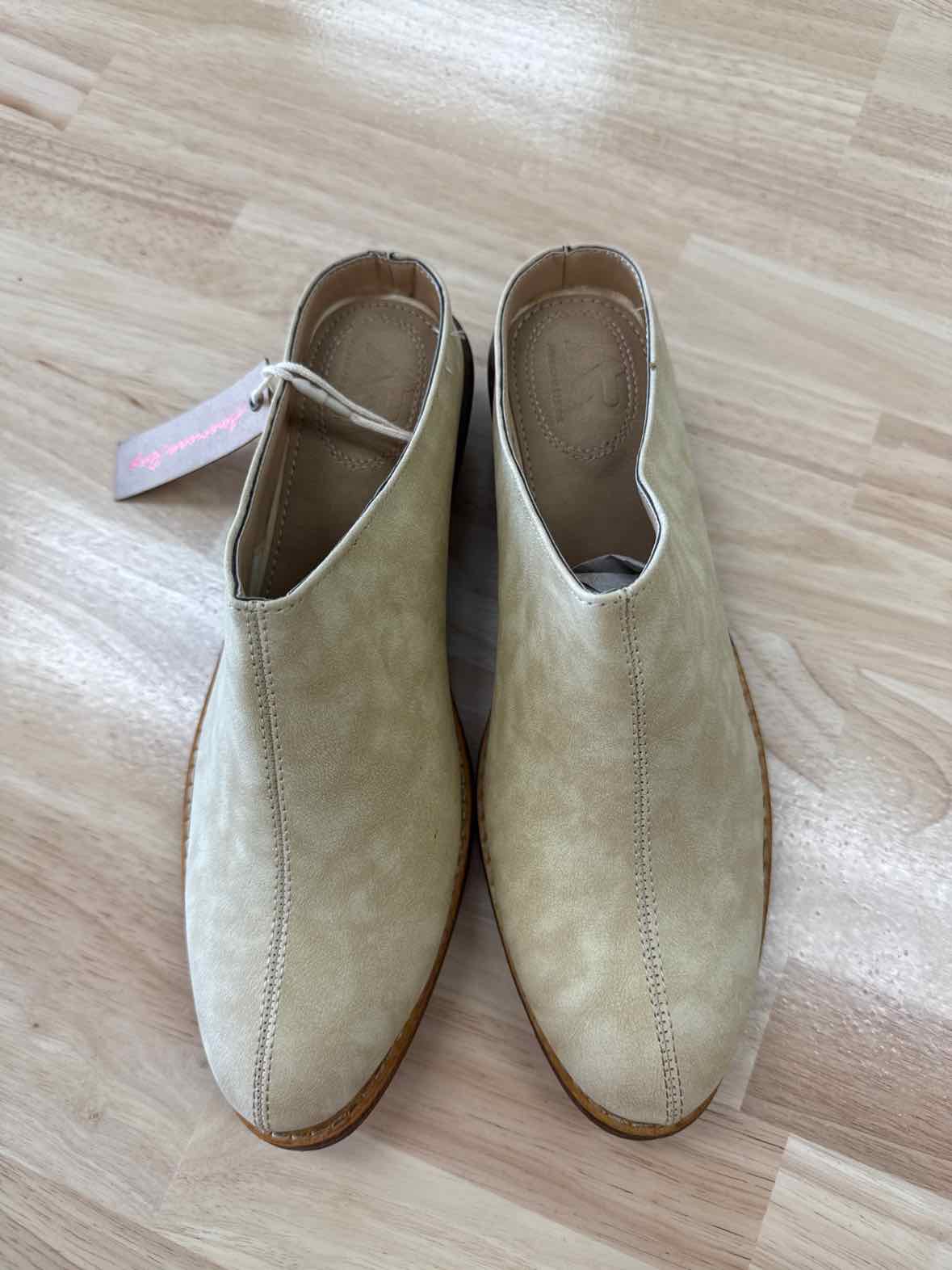 American Rag Size 10 Beige New Mules