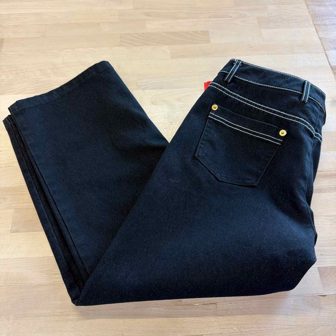 St. John Size 4 Black Denim Used Jeans