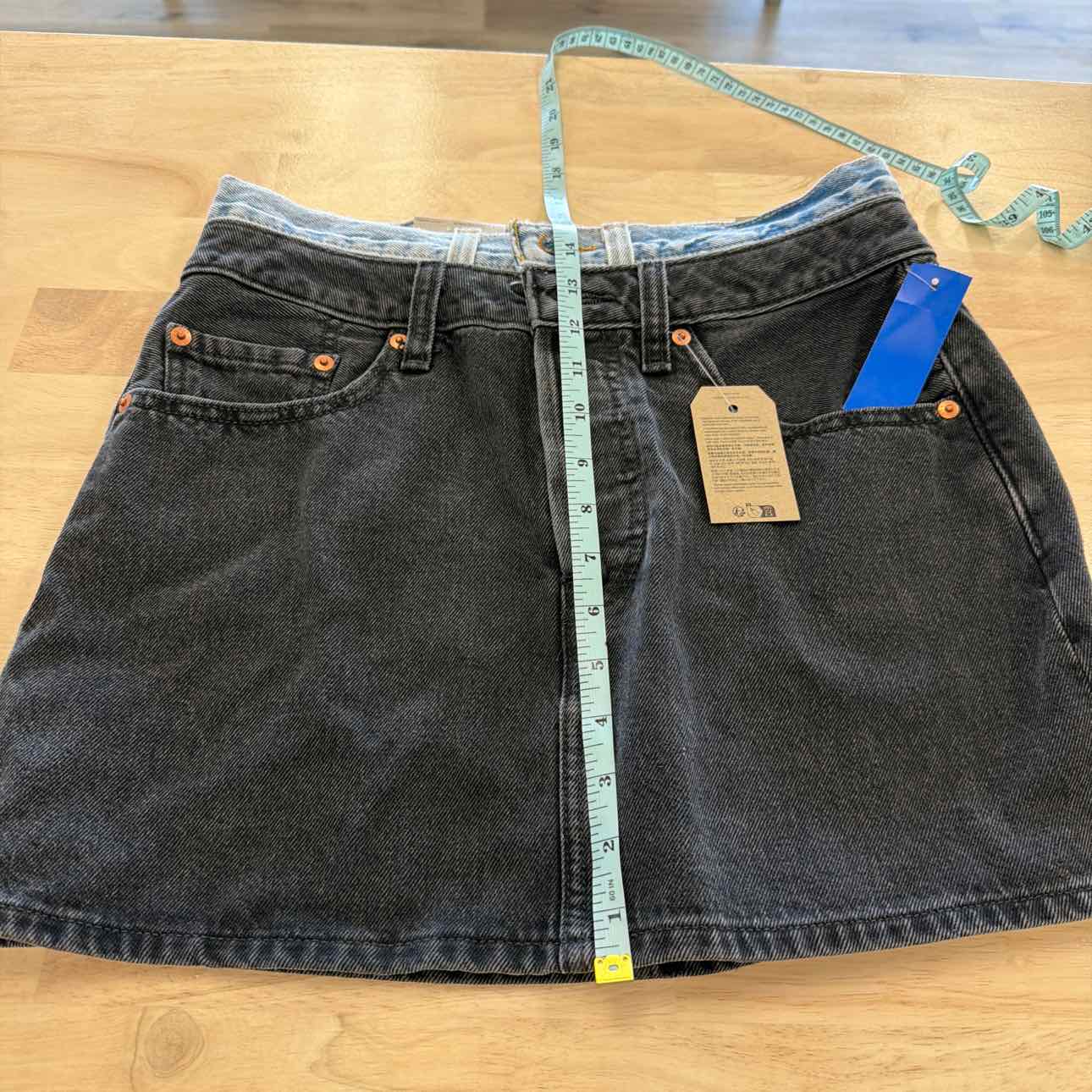 Levi's Size 27 Black New Skirt