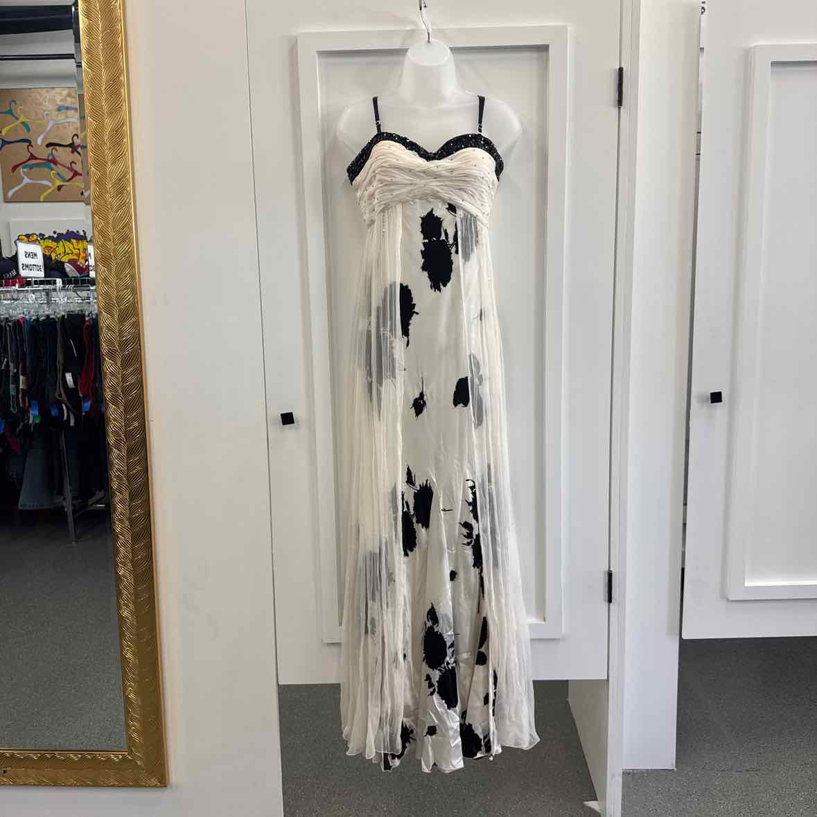 Nina Austin Size M White & Black Dress