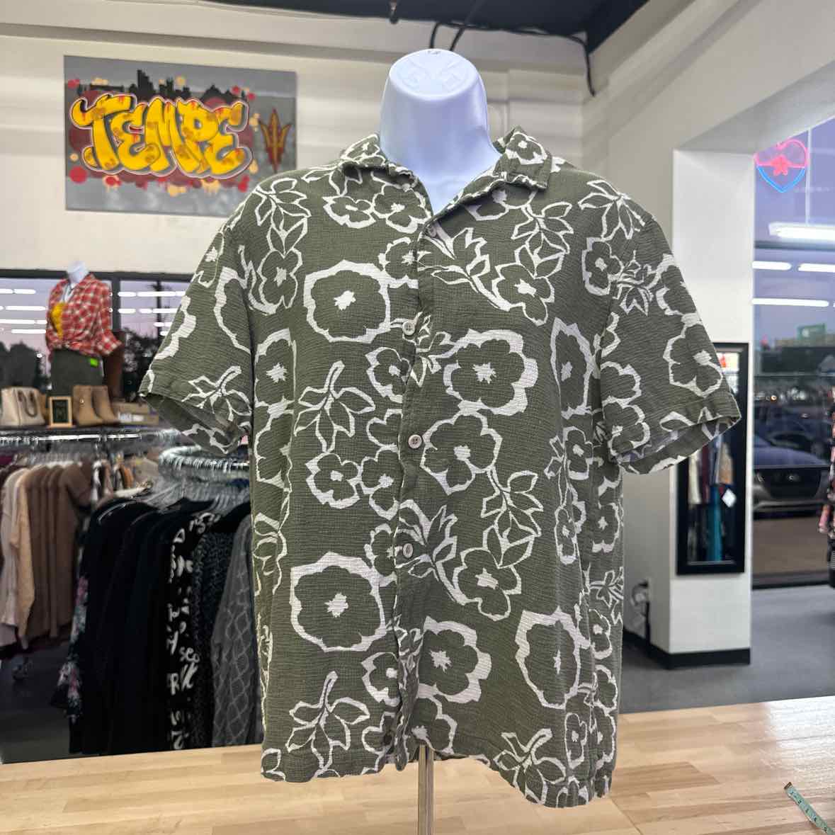 common people Size M White & Green Button Down Shirt