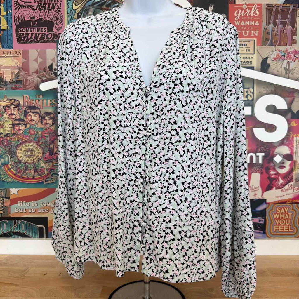 On 34th Size M  Printed Pintuck Blouse