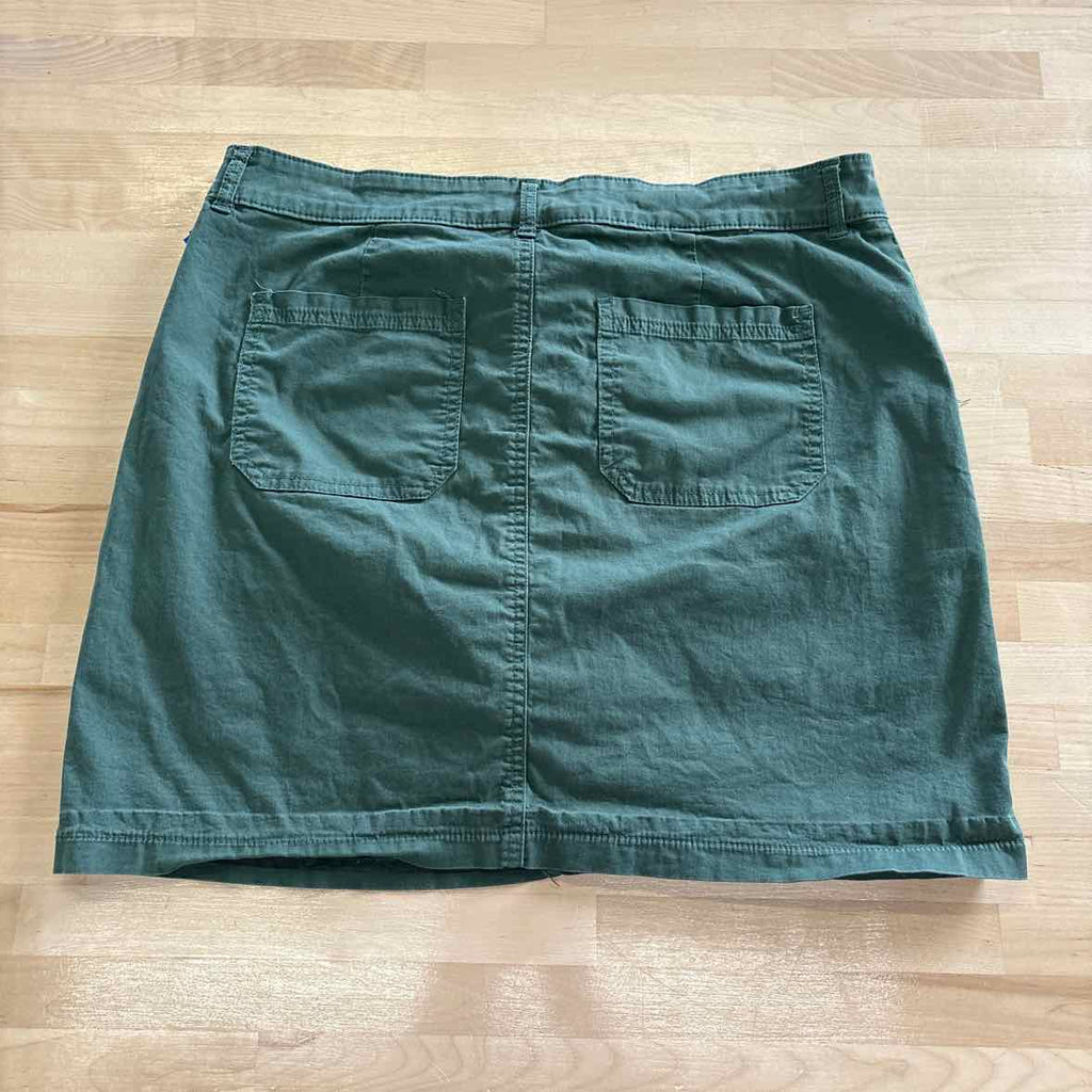 lee Size L Green Skorts