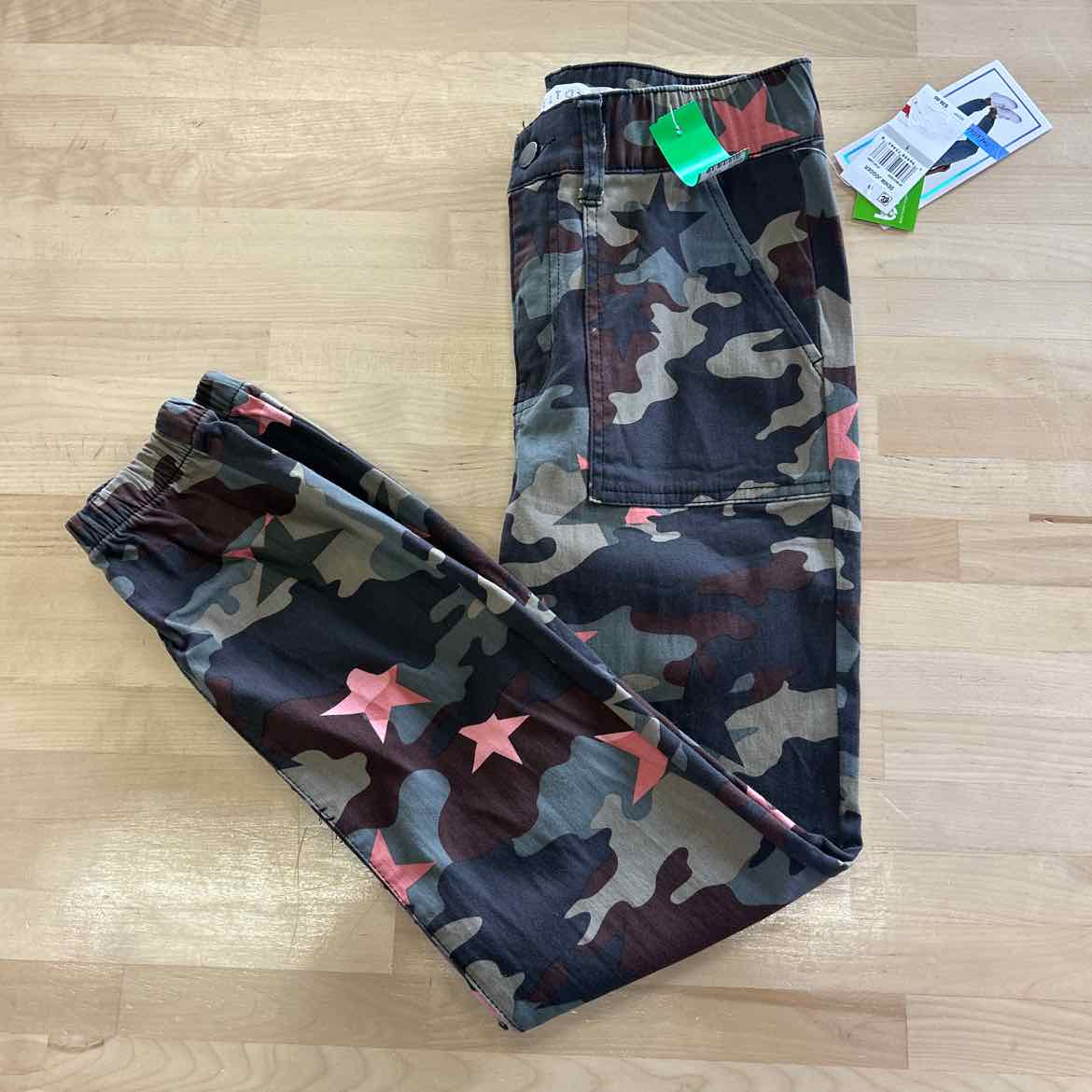 Tinseltown Juniors' Utility Cargo Jogger Pants - Star Camo