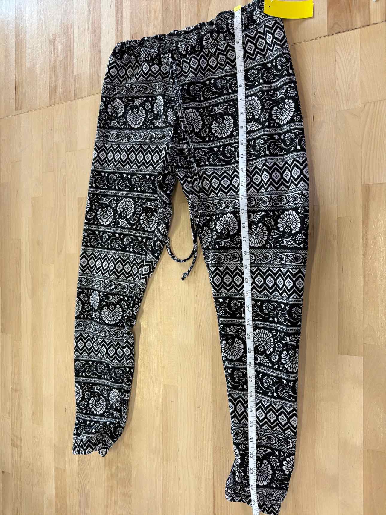See You Monday Size M Black/White Pants