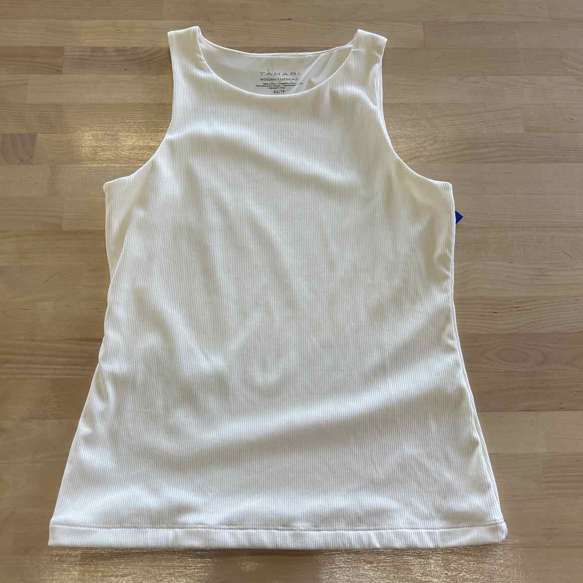 Tahari Size XS Cream Tank