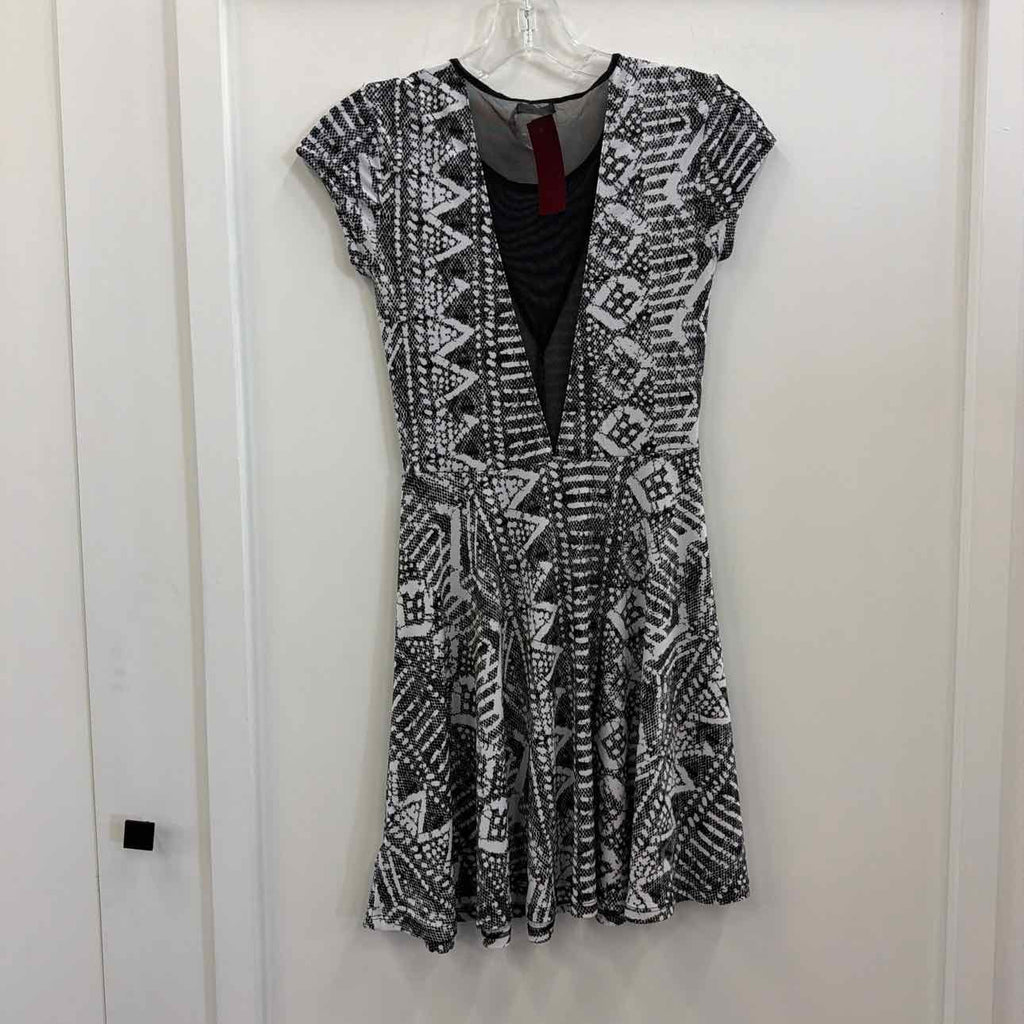 Kimchi Blue Size XS BLACK & WHITE Preloved Athletic Dress