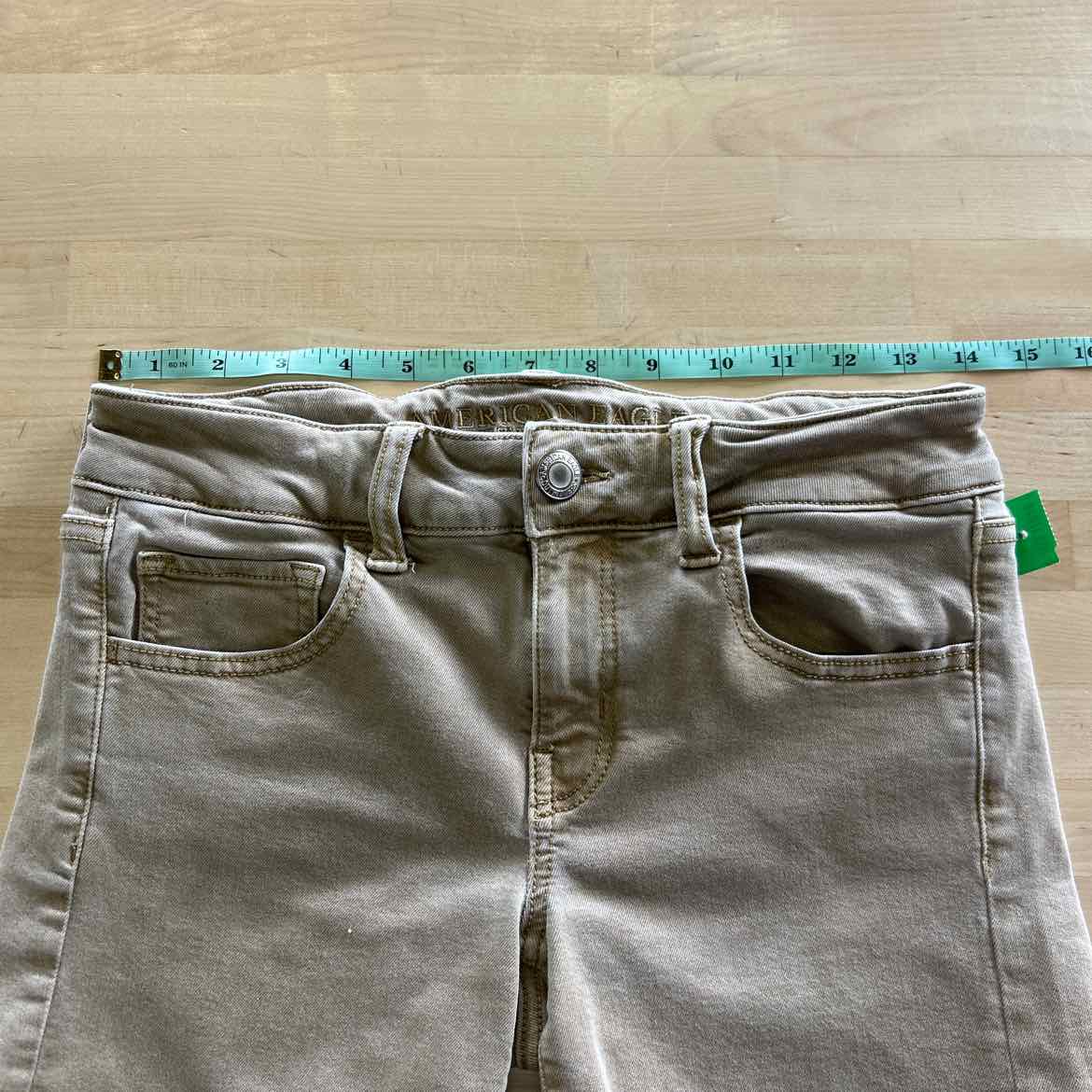 American Eagle Women Size 4 Tan Preloved Shorts