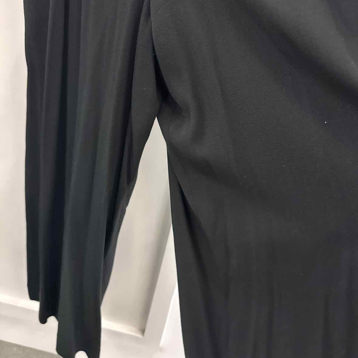 1. State Size S Black Preloved Jumper