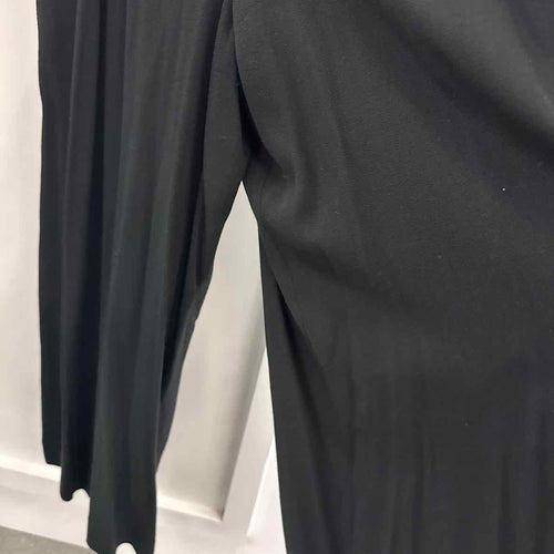 1. State Size S Black Preloved Jumper