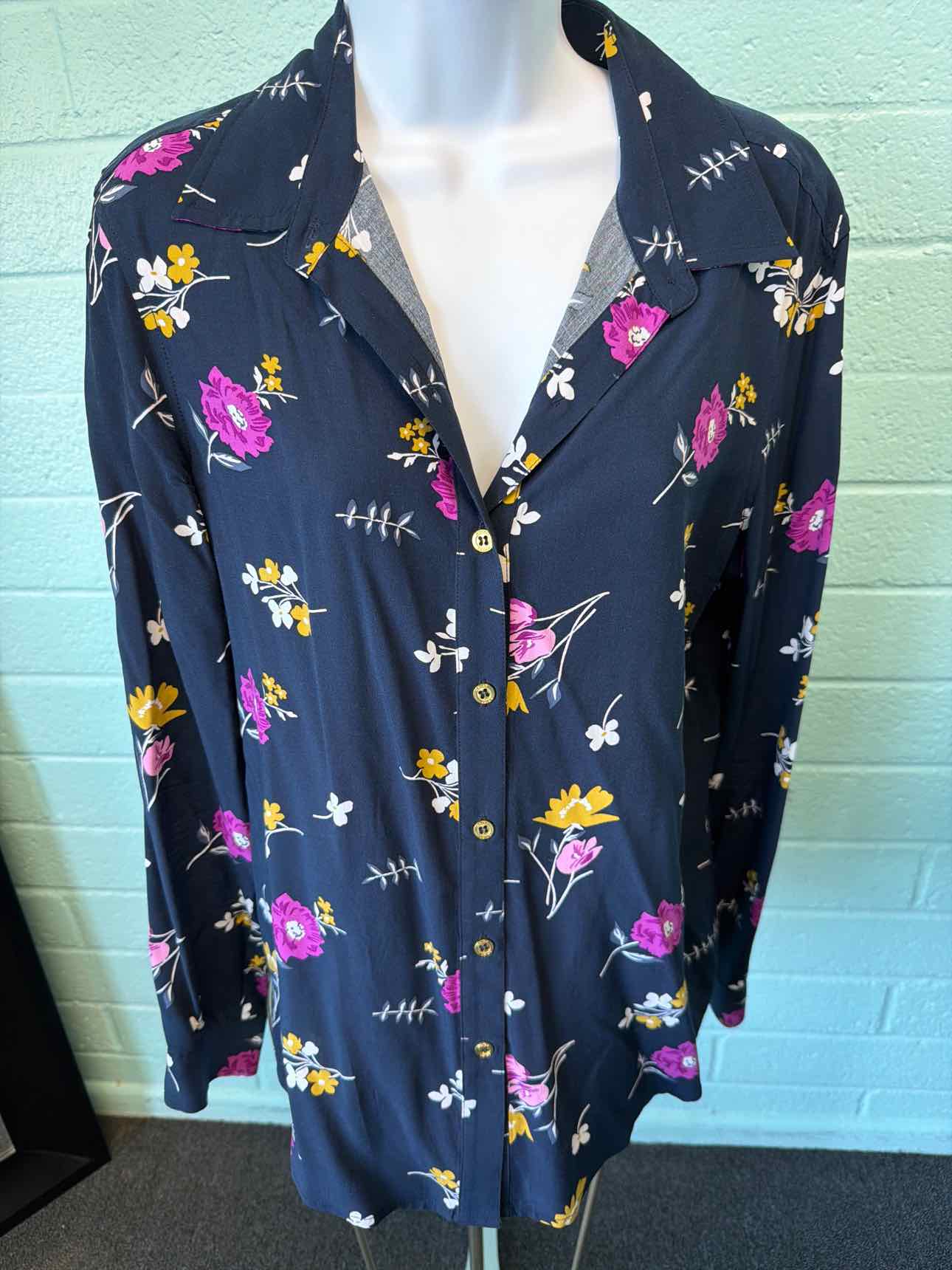 Ariat Size M Blue Long Sleeve