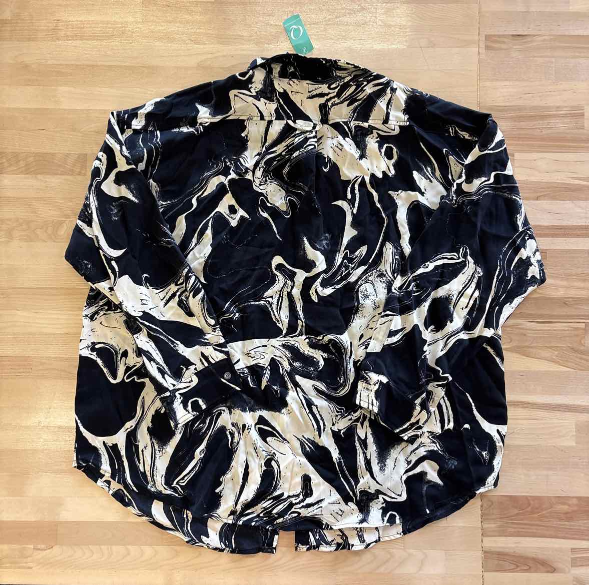 Blush Size 2XL BLACK & WHITE Button Down Shirt