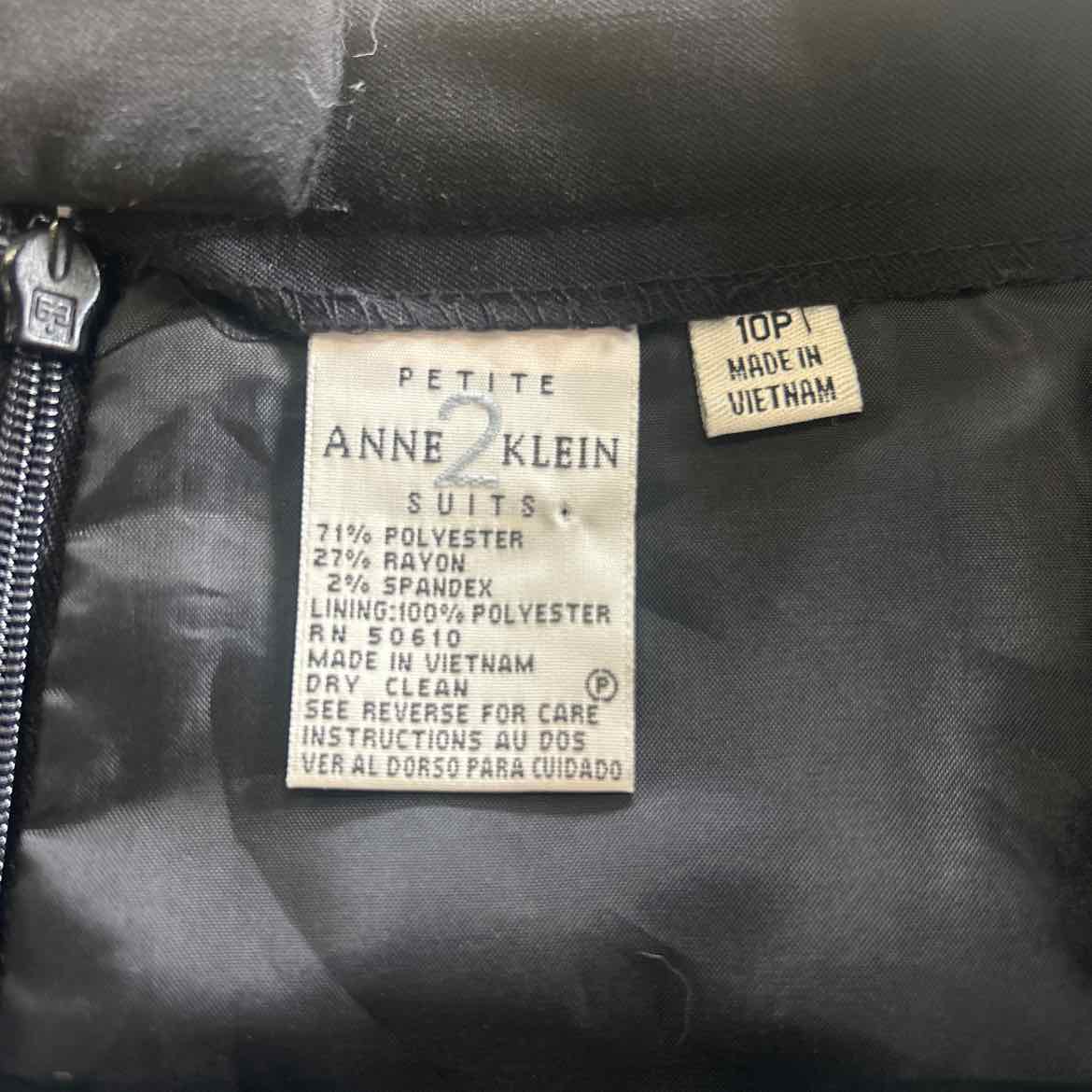 Anne Klein Size 10 Black Skirt