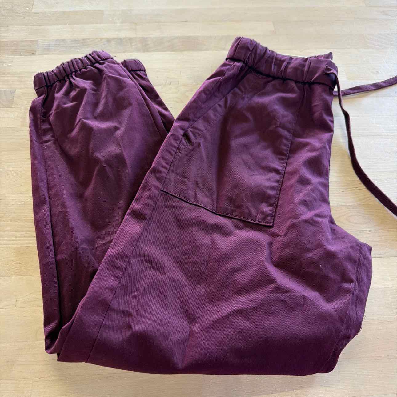 Levi's Women's Mid-Rise Essential Joggers - Merlot