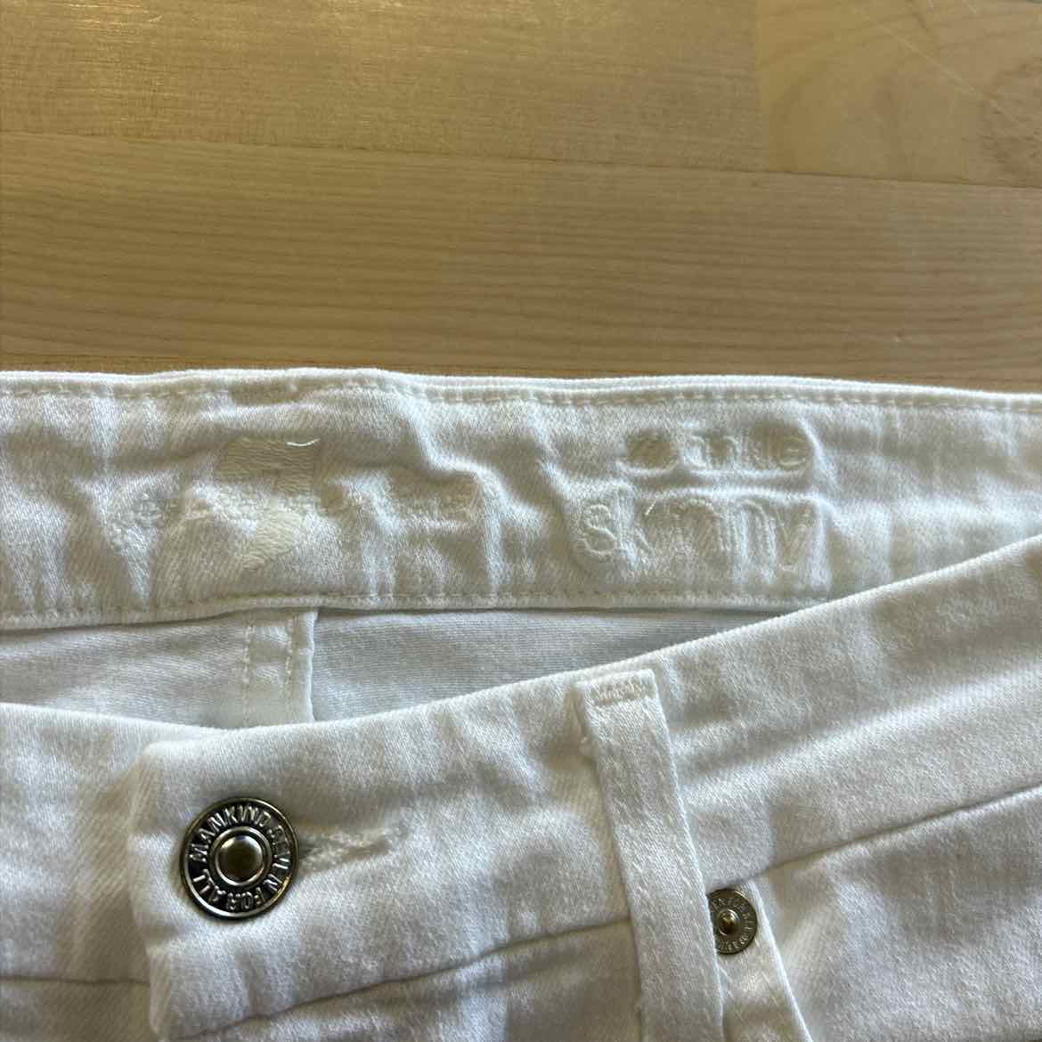 7 for all mankind Size 30 White Pants