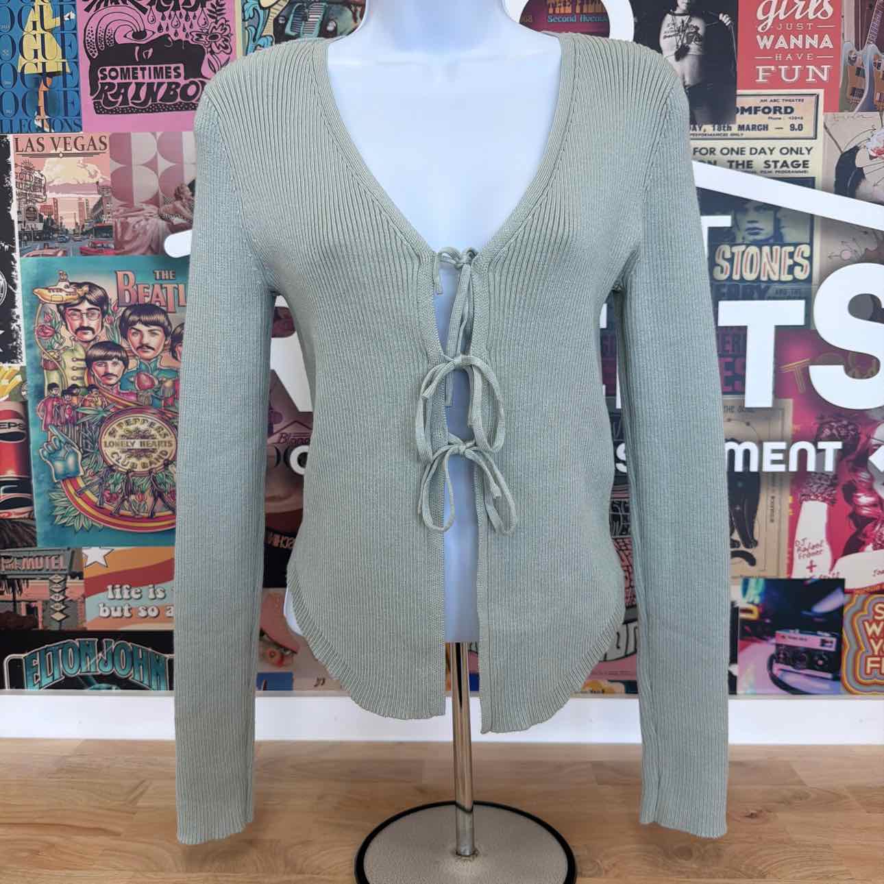ultra flirt Size L Long-Sleeve Tie-Front Cardigan