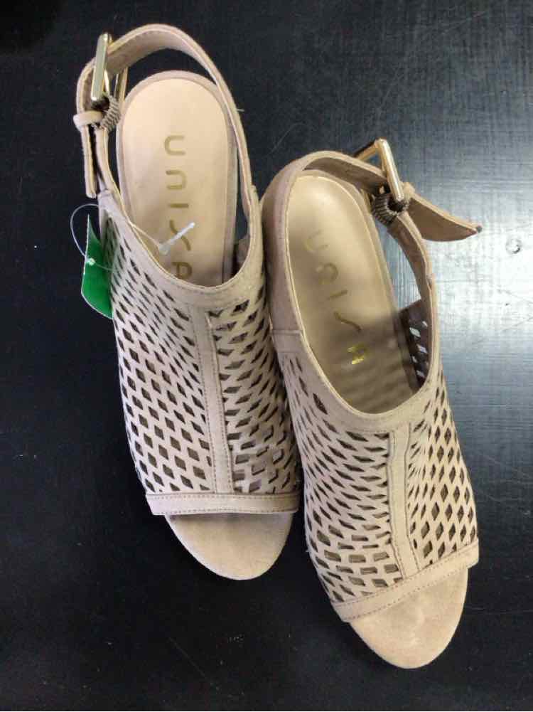 Unisa Shoe Size 8 Tan Sandals