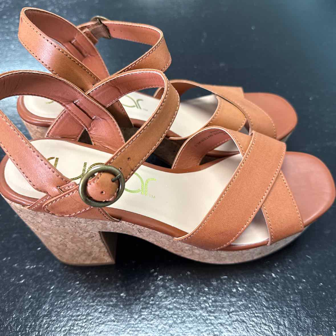 Sugar Shoe Size 10 Tan Platform Heeled Sandals NWT