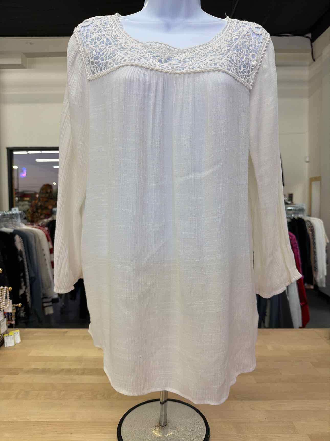 St John's Bay Size XL White Blouse
