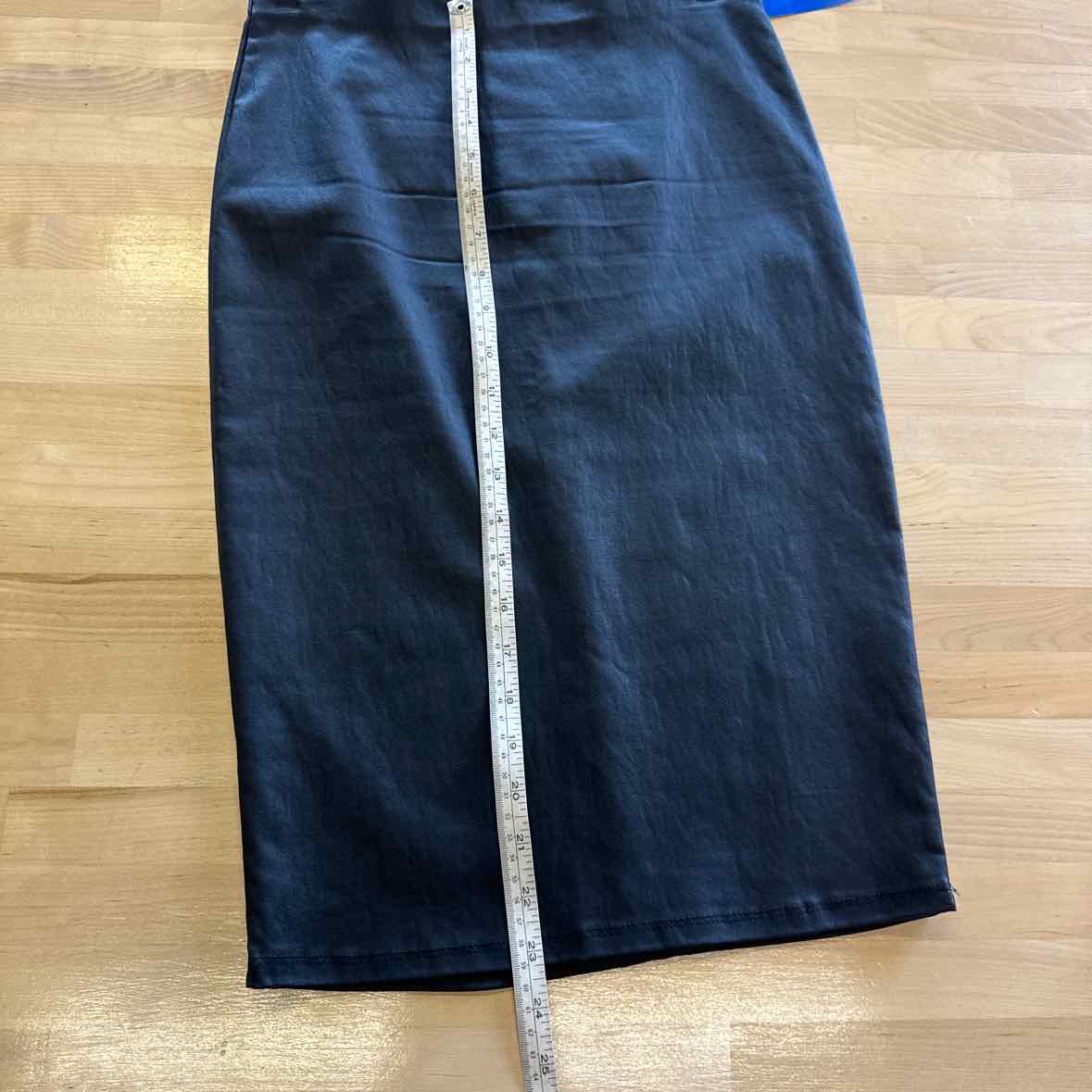 Iris Size M Black Skirt