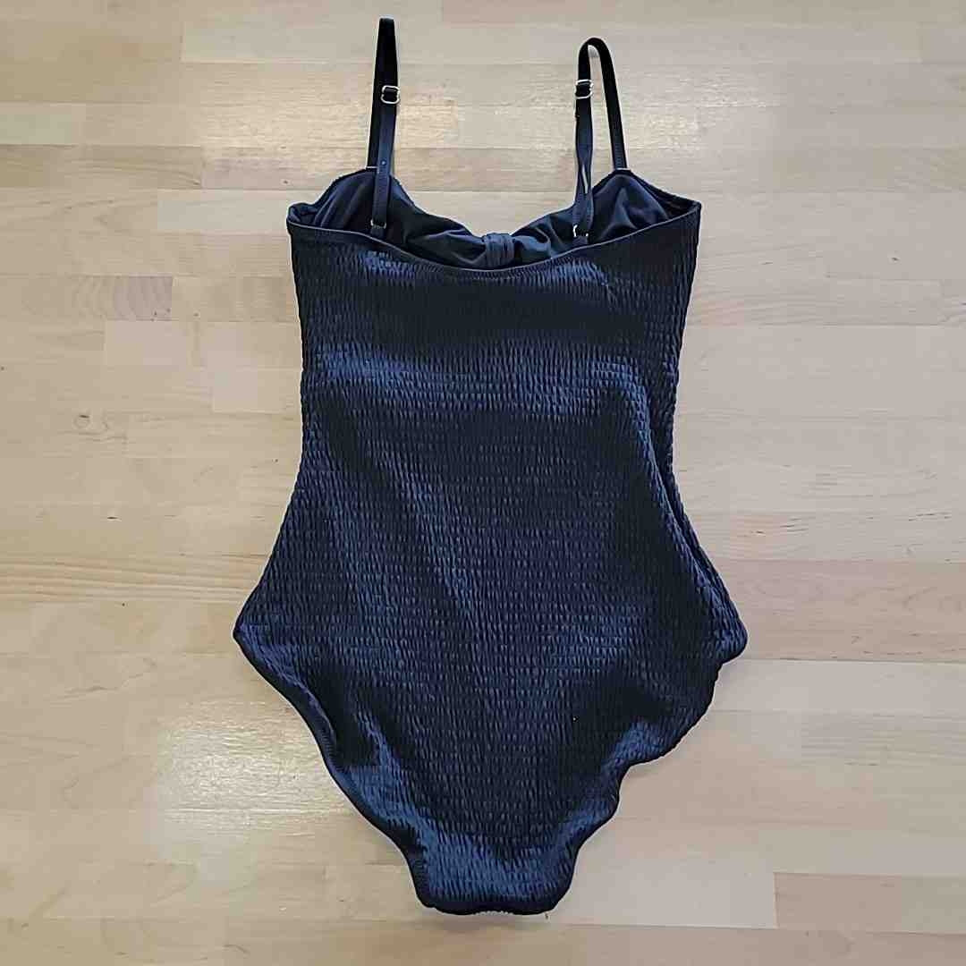 Vince Camuto Size 12 Black Swimsuit