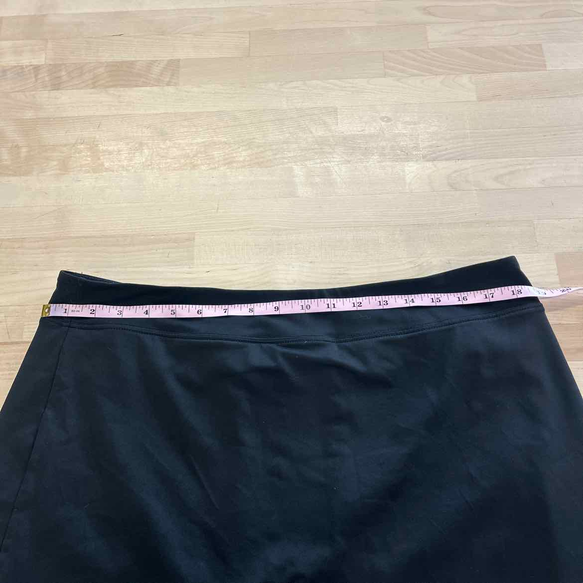 Ekouaer Size XXL Black Preloved Skirt