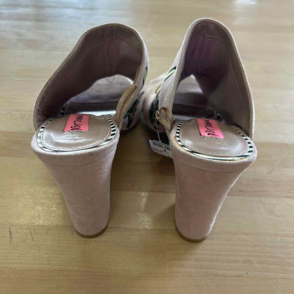 Betsey Johnson Size 9 Pink Preloved Mules