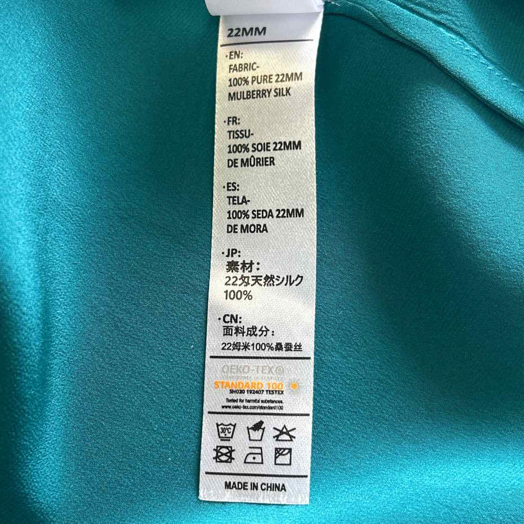 Slipintosoft Size L Blue Mulberry Silk Preloved Button Down LS