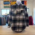 Divided Size 6 Black Preloved flannel