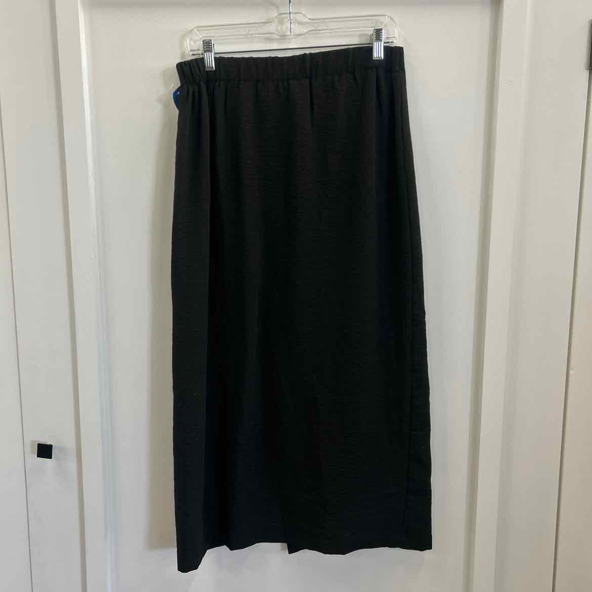 Active USA Size L Black New Skirt