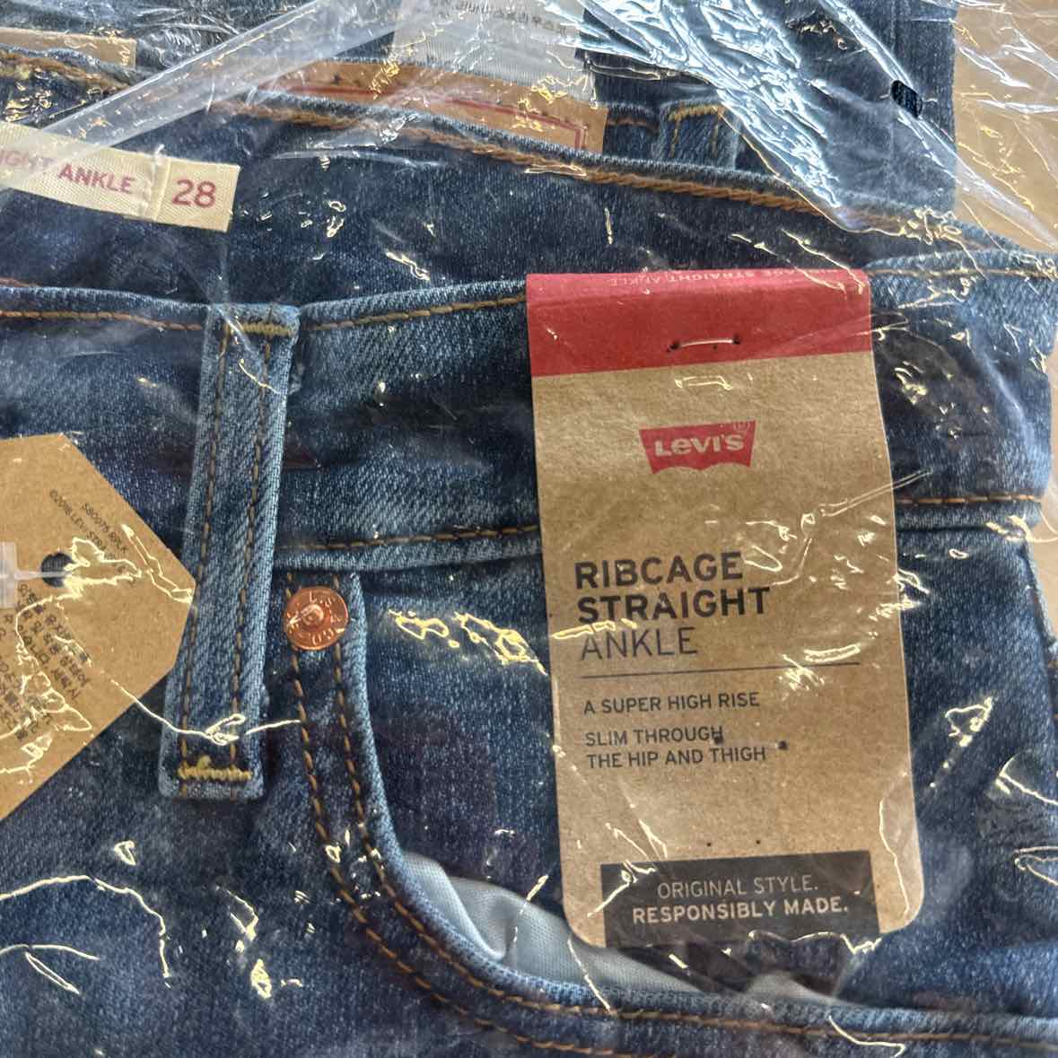 Levi's Ribcage Straight Ankle Jeans 28x27 NWT