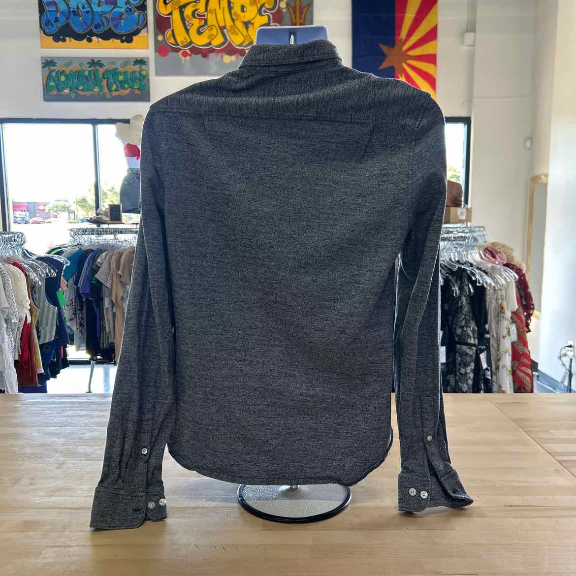 Penguin Size M Gray Preloved MENS Button Down Shirt