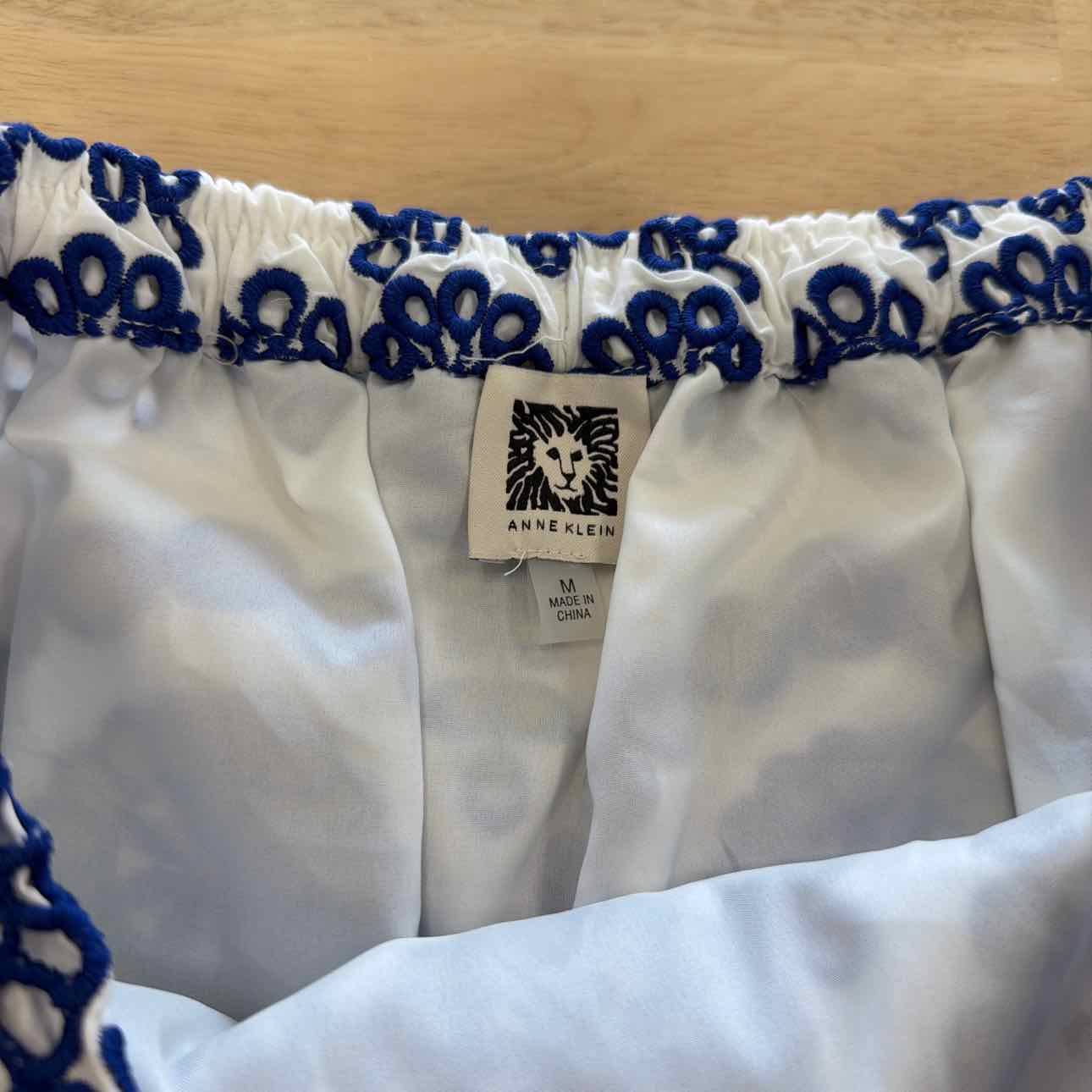 Anne Klein Size M Blue White eyelet New Skirt