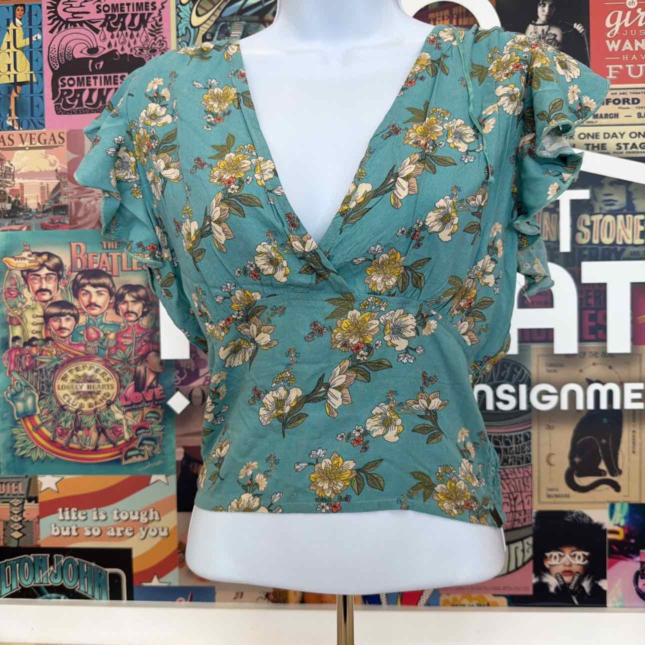 O'Neil Size M Bonnie Floral Top