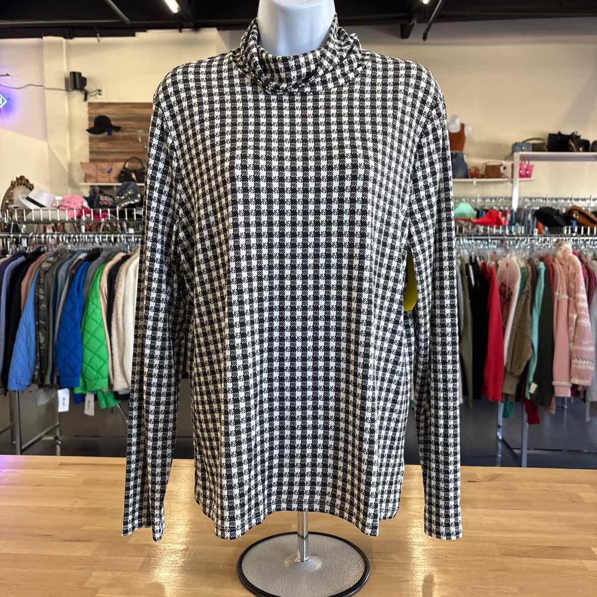 Talbots Size L BLACK & WHITE Turtleneck