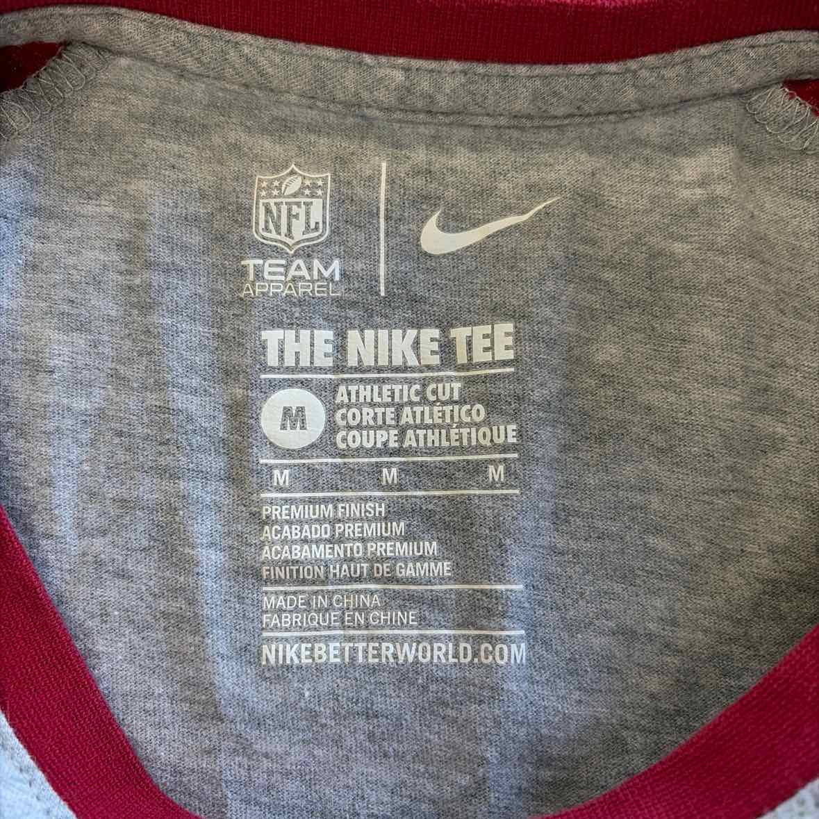 NFL Size M Gray & Red T-shirt