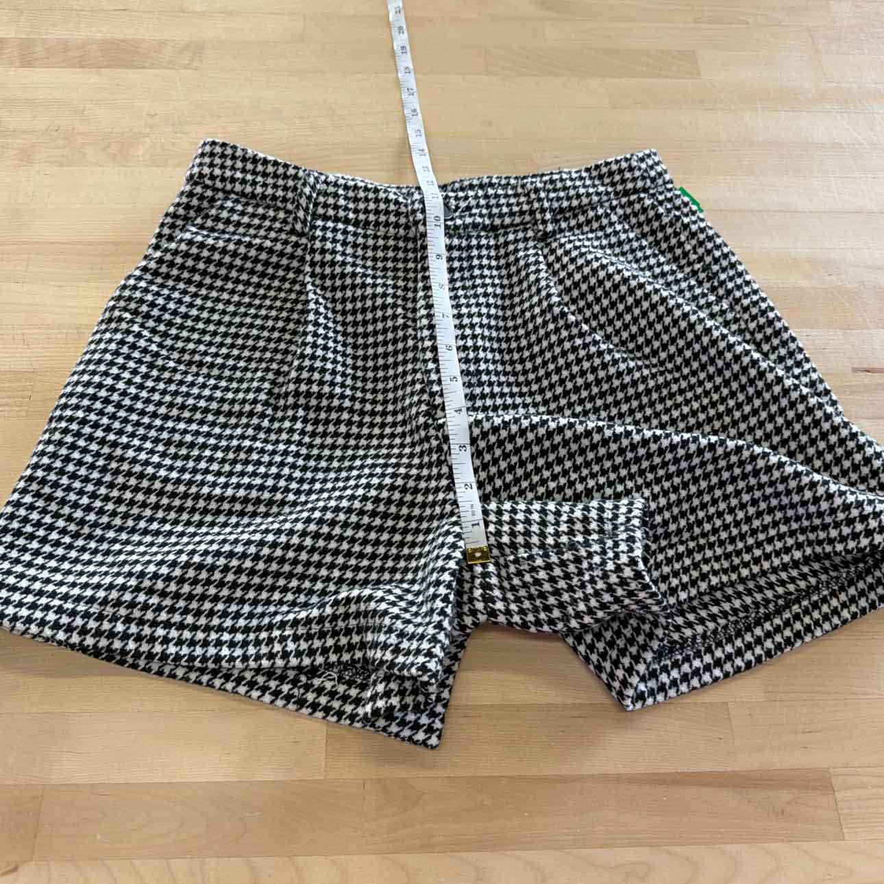 Hyfve Women Size M BLACK & WHITE Preloved Shorts