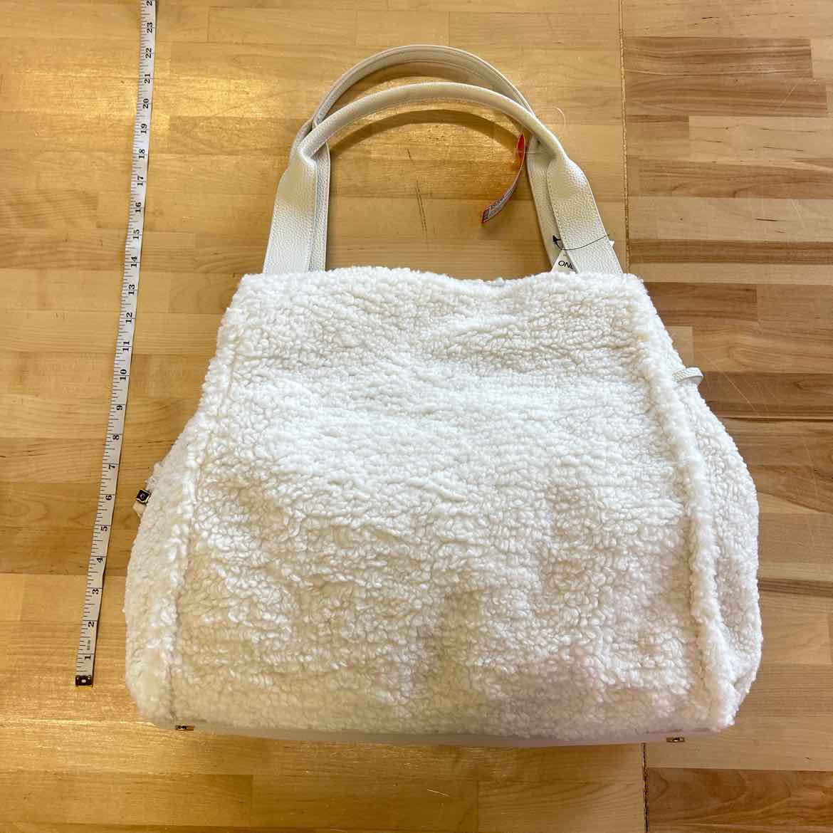 On 34th Jyyll Sherpa Medium Tote