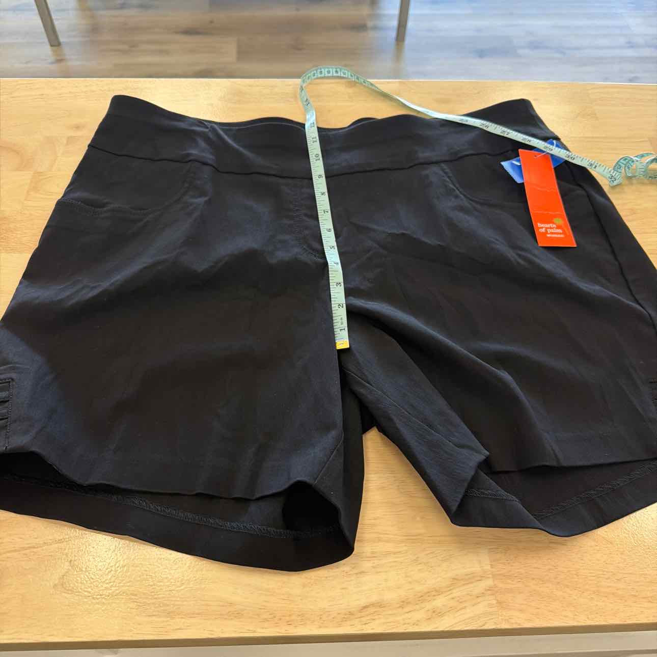 Hearts of palm Women Size 20W Black New Shorts
