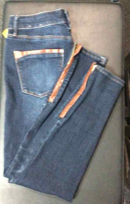 White House Black Market Size 2S Blue Jeans
