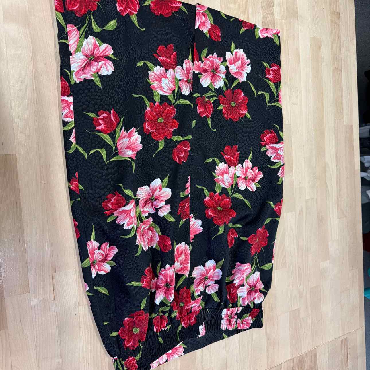 Liz Claiborne Size 6 Black 2 pc Dress Set