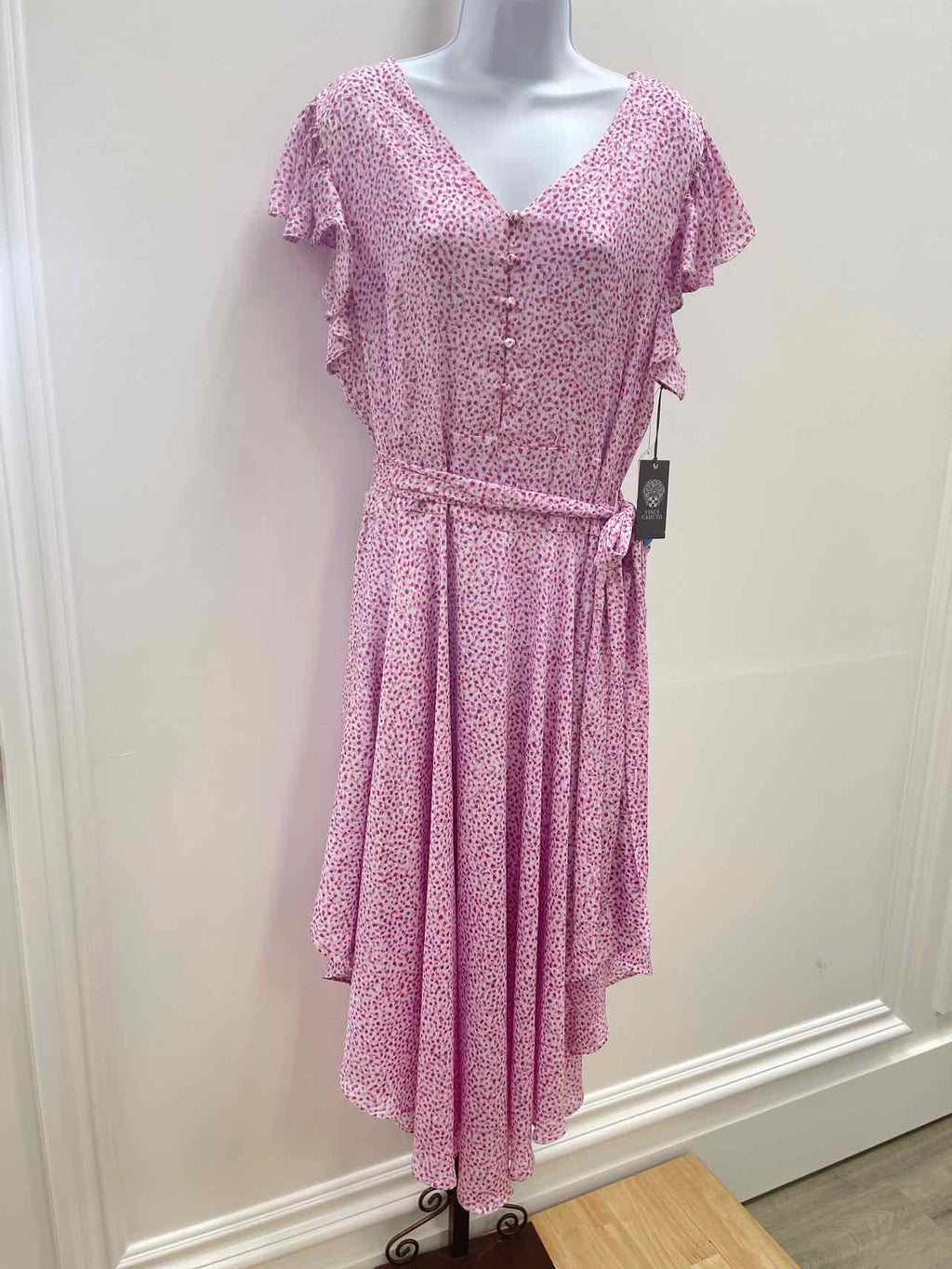 Vince Camuto Size L Printed Flutter-Sleeve Handkerchief Dress - Violet Blush
