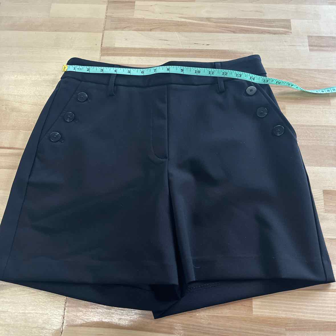 Rachel Zoe Size 6 Black Shorts