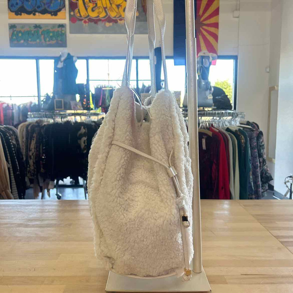 On 34th Jyyll Sherpa Medium Tote