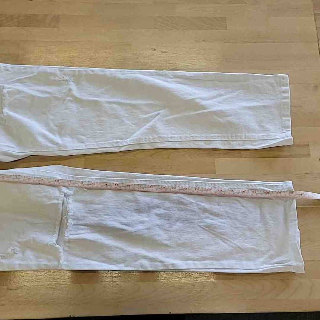 tinceltown Size 3 White  Relaxed Ripped High-Rise Straight-Leg Jeans  NWT