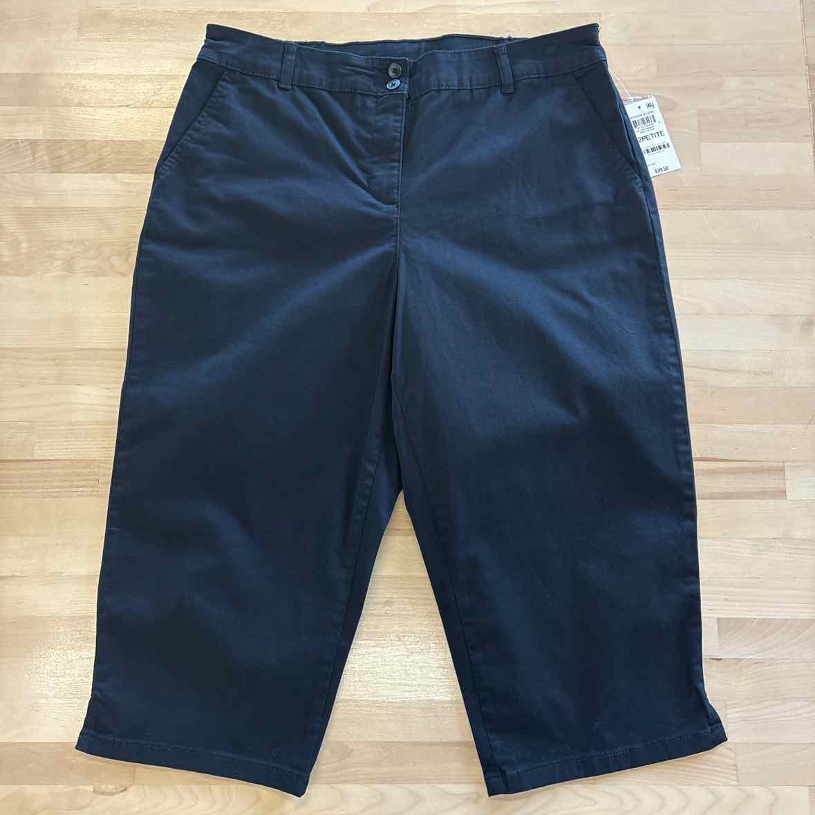 Karen Scott Size 12P Black Capris