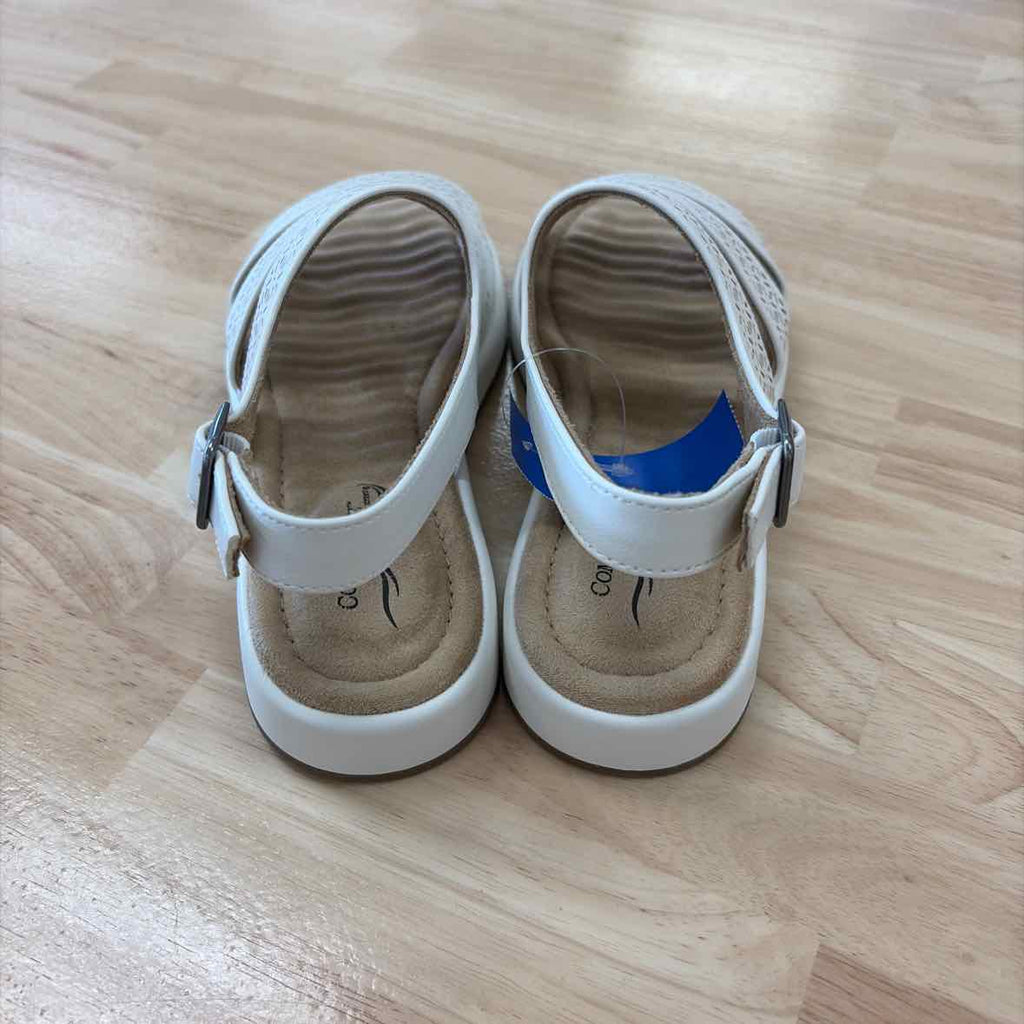 Easy Street Size 9 White New Sandals