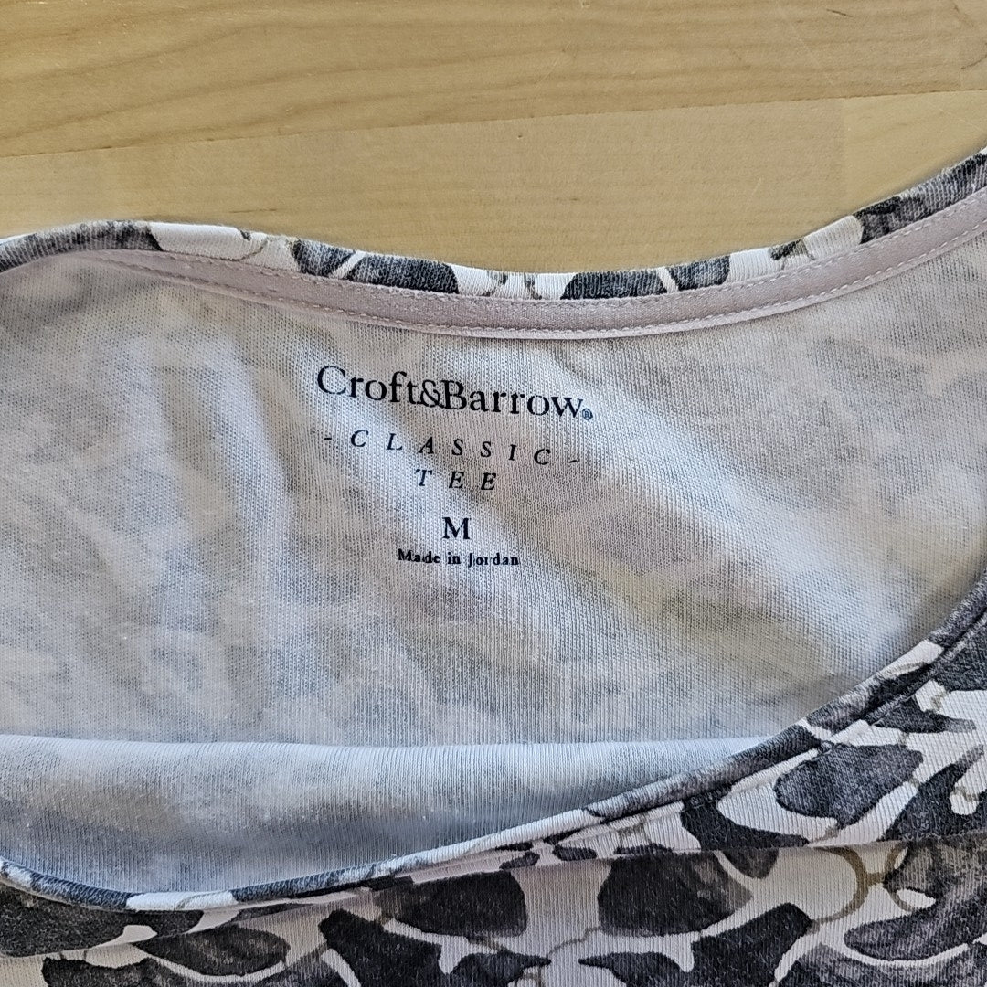 Croft&Barrow Size M Gray Preloved T-shirt