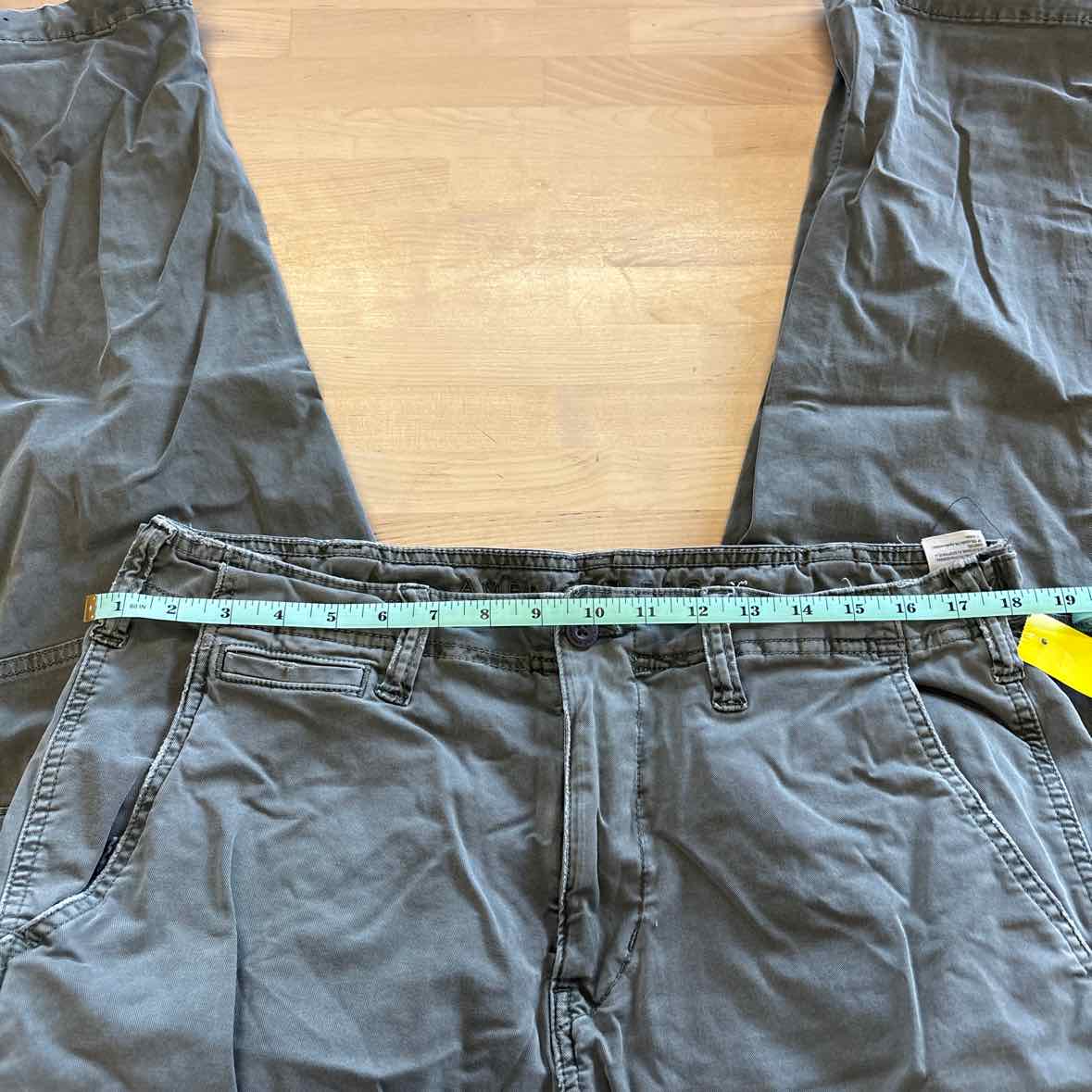 American Eagle Size 34x30 Green MENS Pants